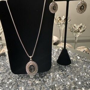 Silver Oval Crystal Jewelry Set Necklace & Earrings Elegant Vintage Style